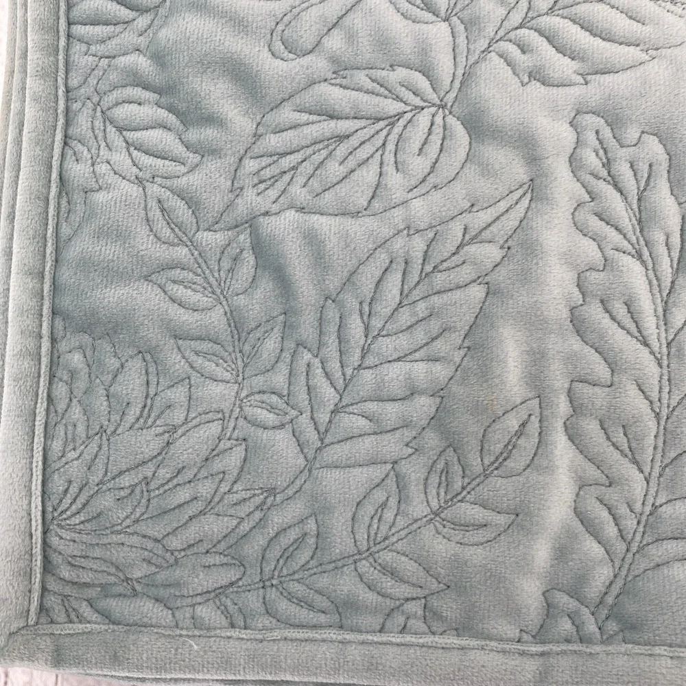 Tahari Home Placemats (Set of 4) Blue Velvet Embroidered Leaves Elegant Everyday